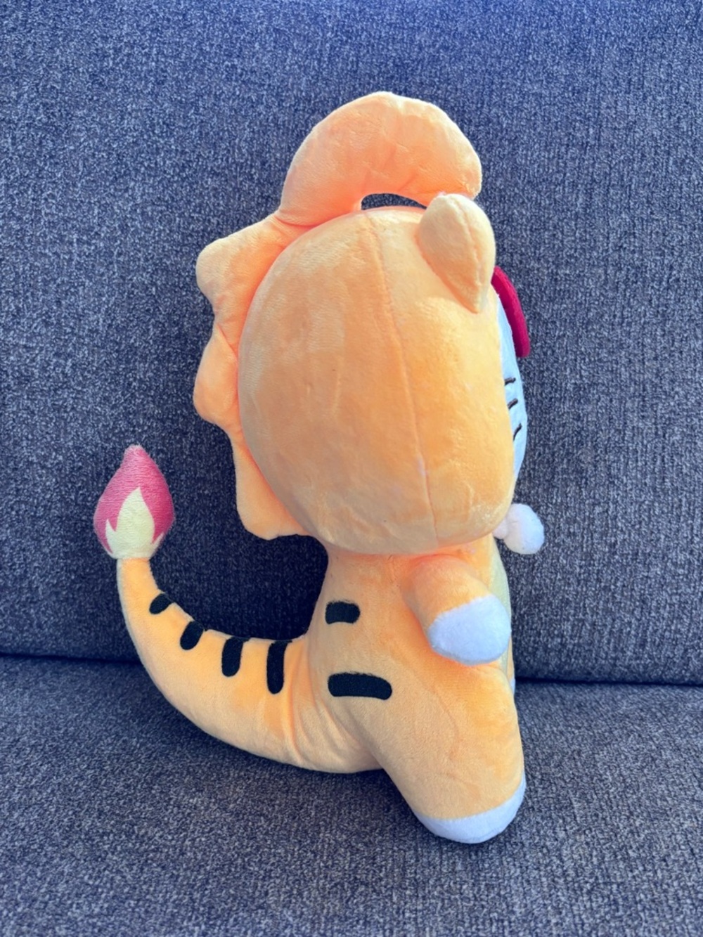Hello Kitty plush - Picture 2 of 7